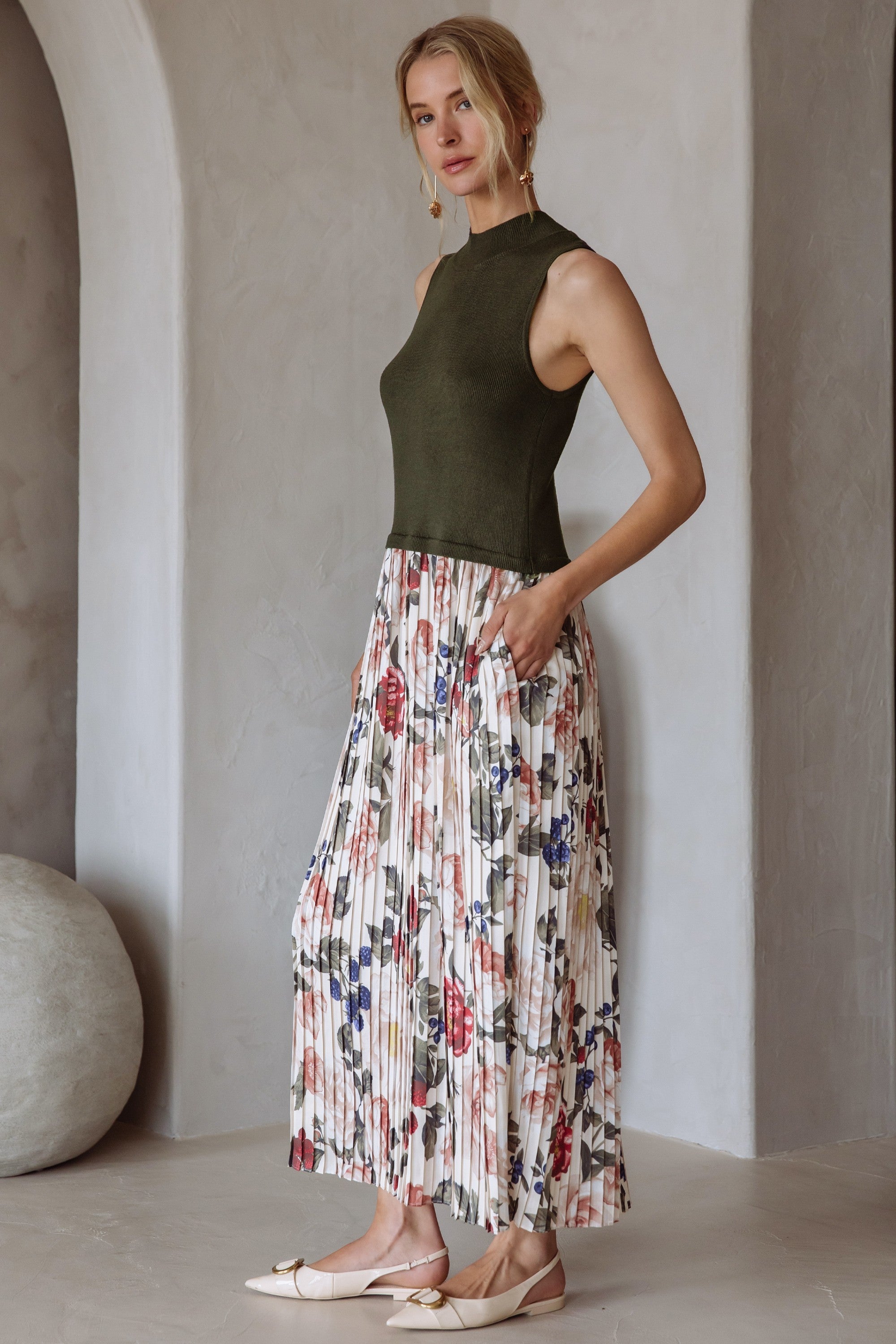 Mixed Bouquet Pleated Maxi Dress