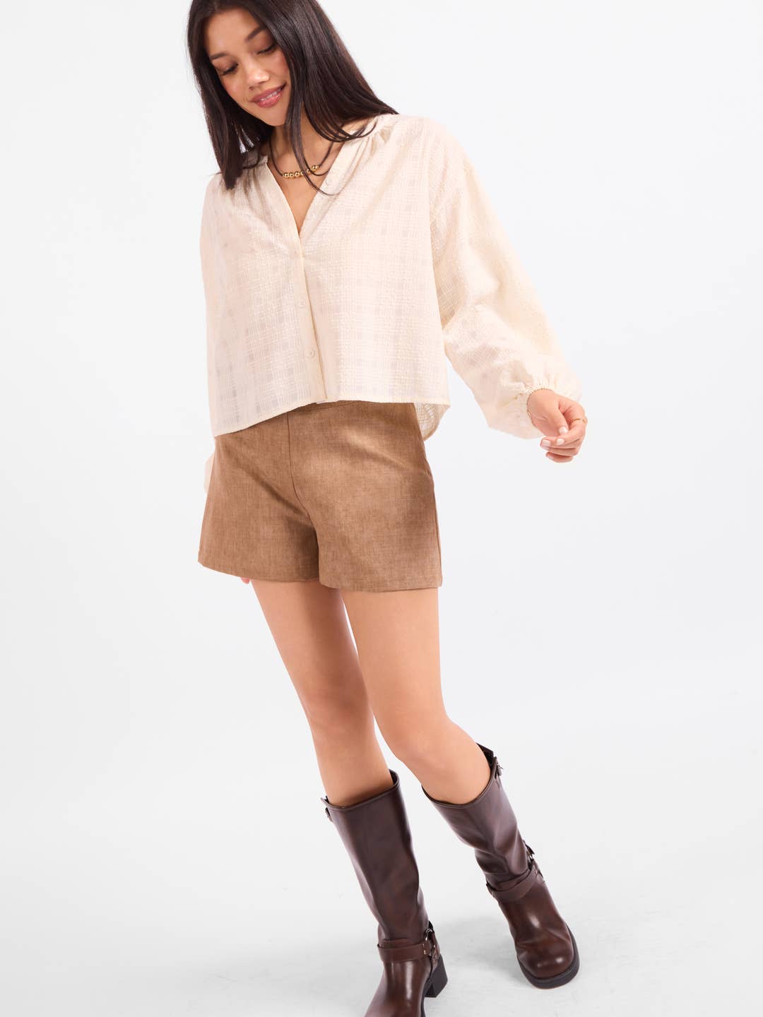 Light beige gauze blouse, V-neck front with button closure and full sleeves