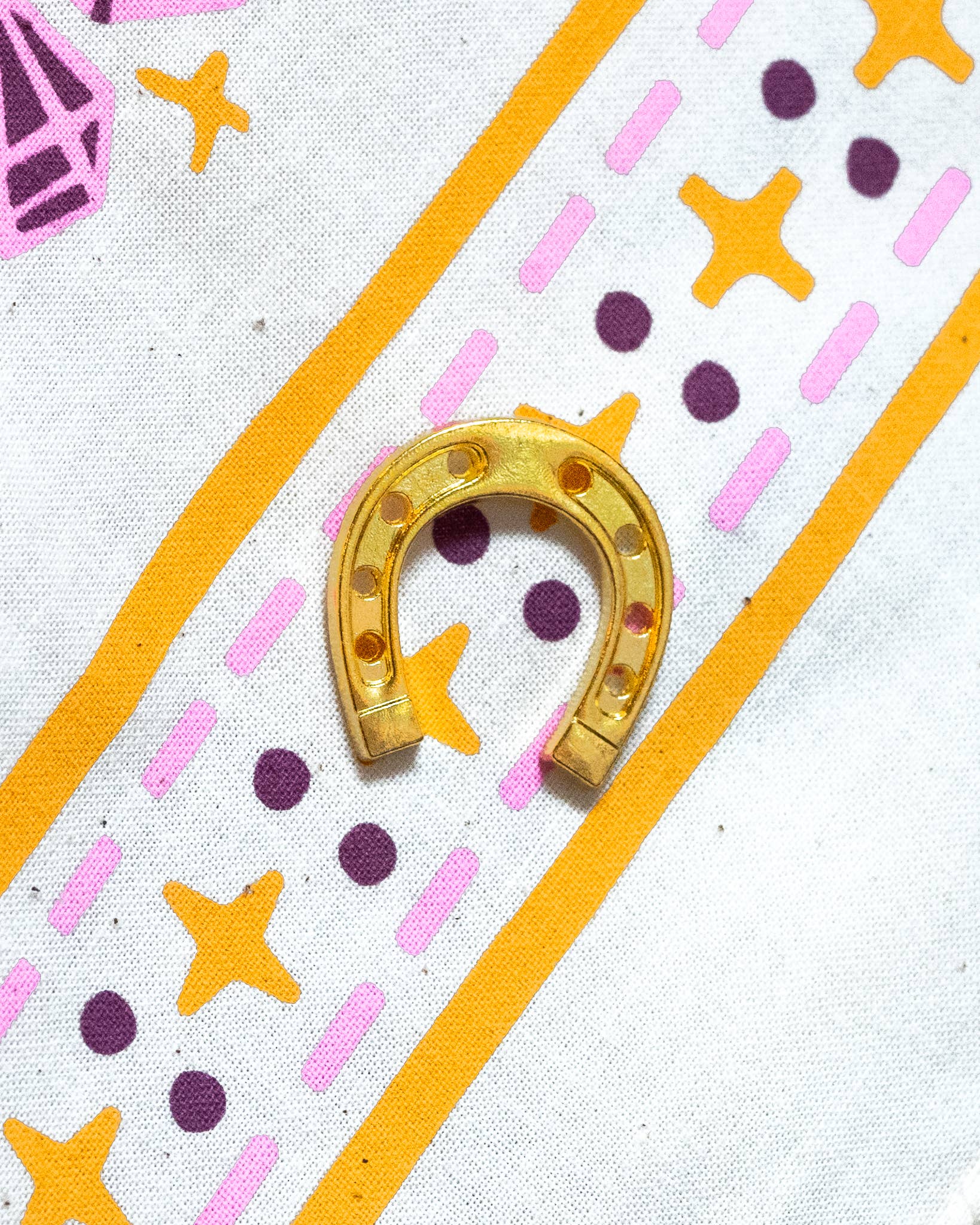 Gold Horseshoe Pin