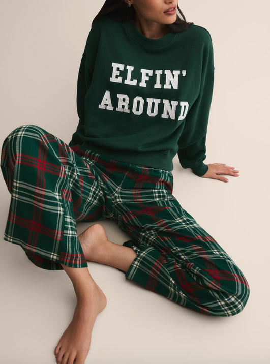 Festive Holiday Sweatshirt - Mistletoe