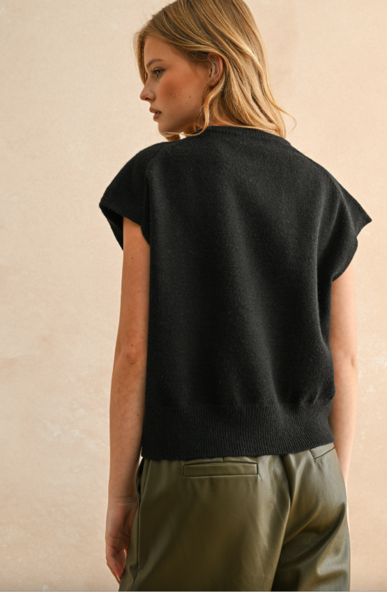 Coffee Run Sleeveless Sweater Top - Black