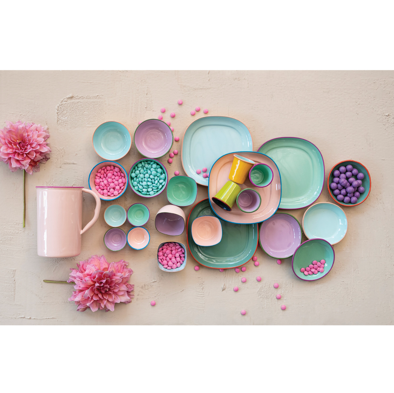 Color Contrast Dish