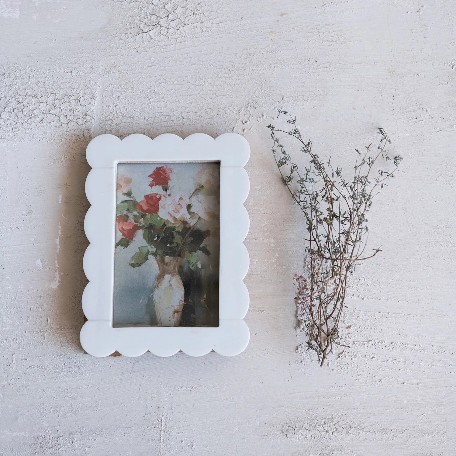 Scalloped Photo Frame