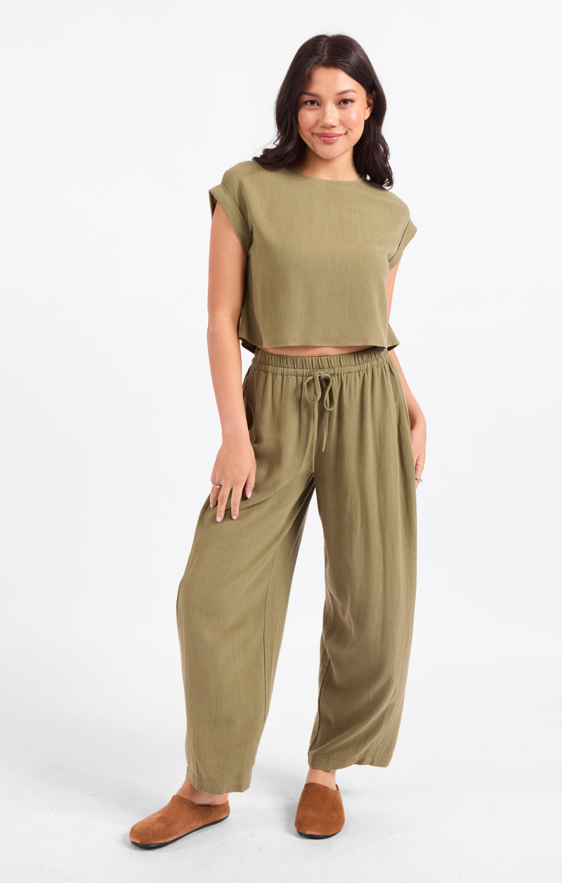 Olive green cuffed short-sleeve top with crew neck, relaxed cropped fit