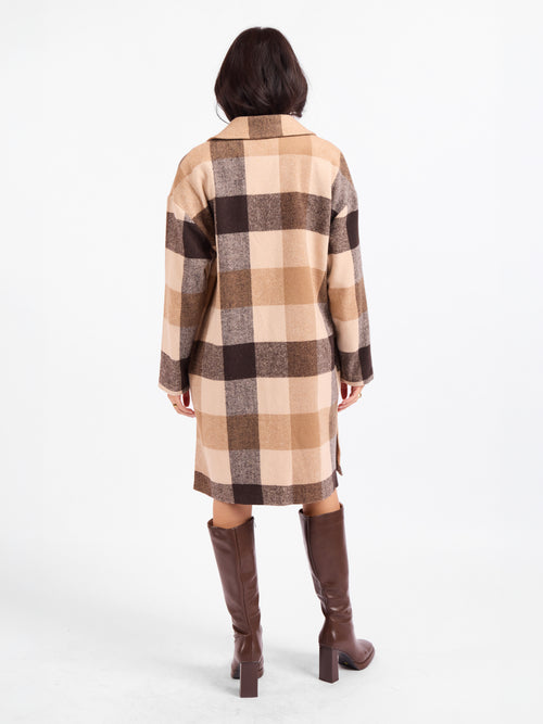 Plaid open-back coat with long sleeves, tan and dark brown check blocks