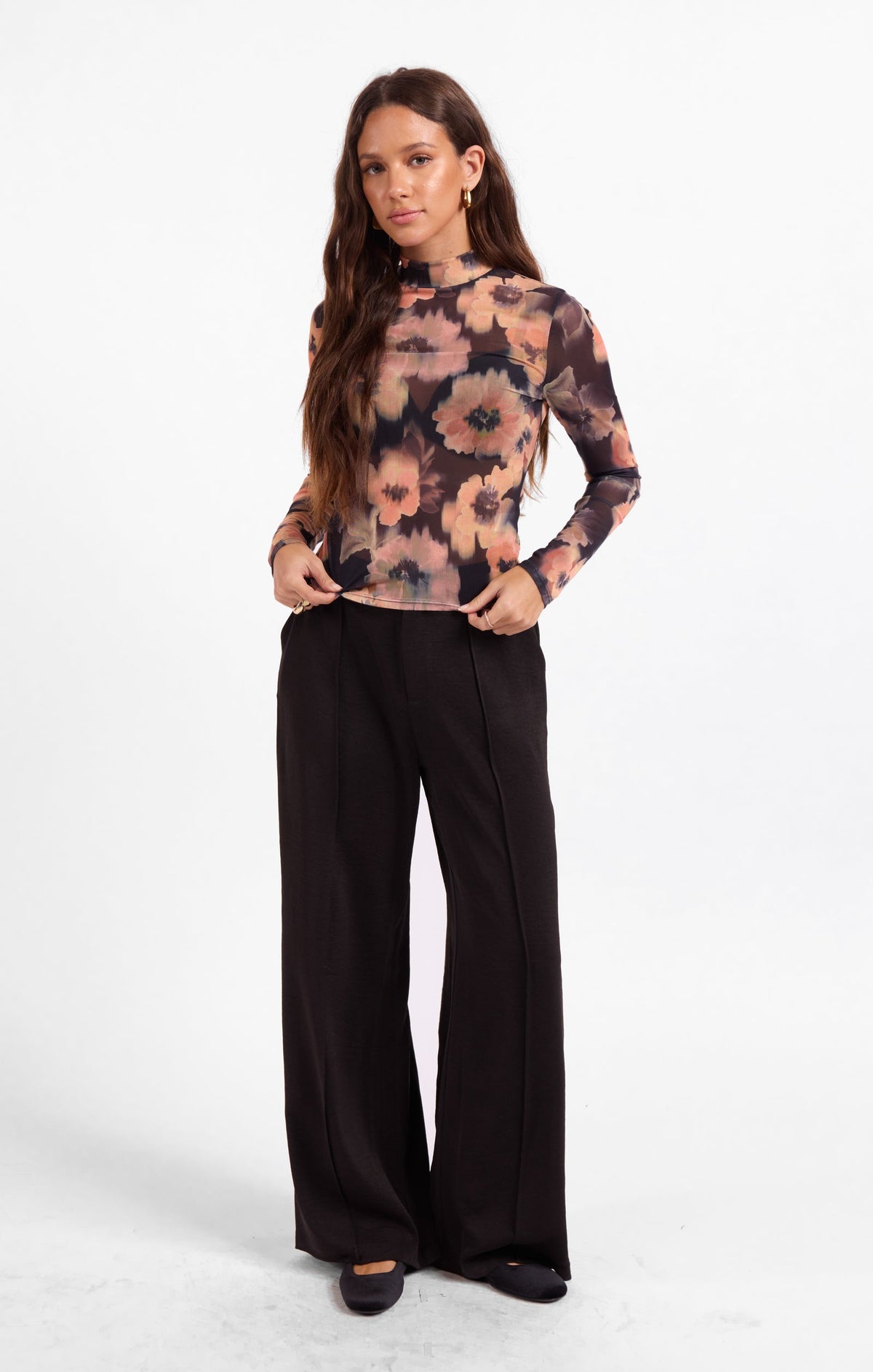 Floral long-sleeve knit top with crew neck, dark peach and black cloud print