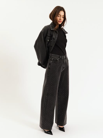 The Wanderer High Rise - Starlit Night