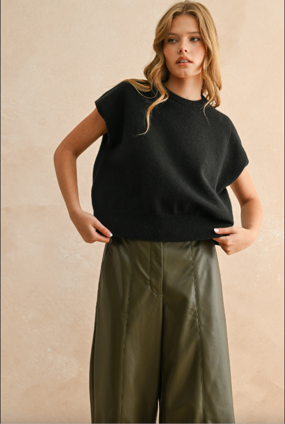 Coffee Run Sleeveless Sweater Top - Black