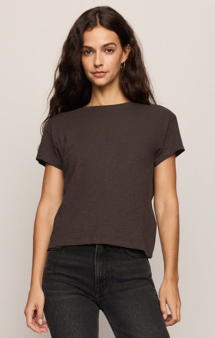 Dark brown slub crew-neck T-shirt, short sleeves, relaxed fit
