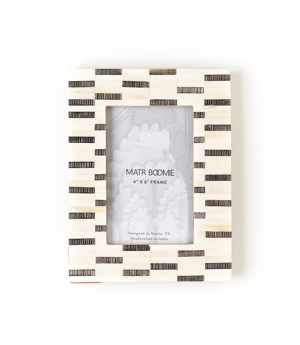 Mukhendu Black & White Picture Frame